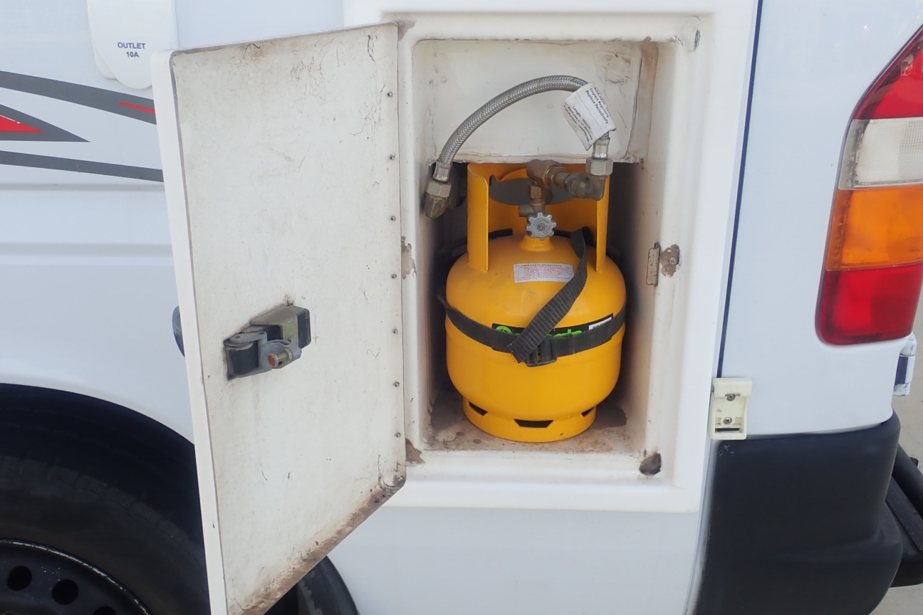 Veuve D'Argent Cuvee Prestige Blanc de Blancs Brut NV (6x 750mL)