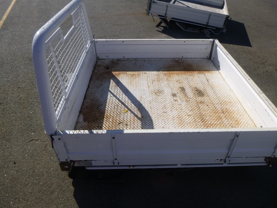 6 x LYNX Africa, Squeezed Mandarin & Sandalwood Scent Spray, 200mL. NB: Som