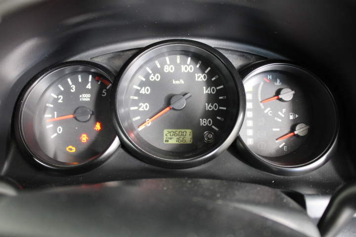 2010 BATHURST WINNER ANTIQUE GOLD MEDALLION LOWNDES HOLDEN VE COMMODORE