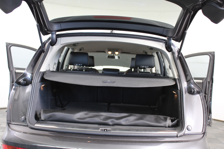 GILLTTE Venus Sensitive Plus Disposable Razor, 15-Count. N.B: Damaged packa