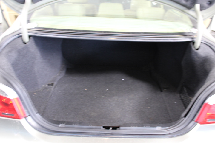 2 x JOHNSON'S Body Care Moisturising Body Wash w/ Shea Butter, Vitamin E &