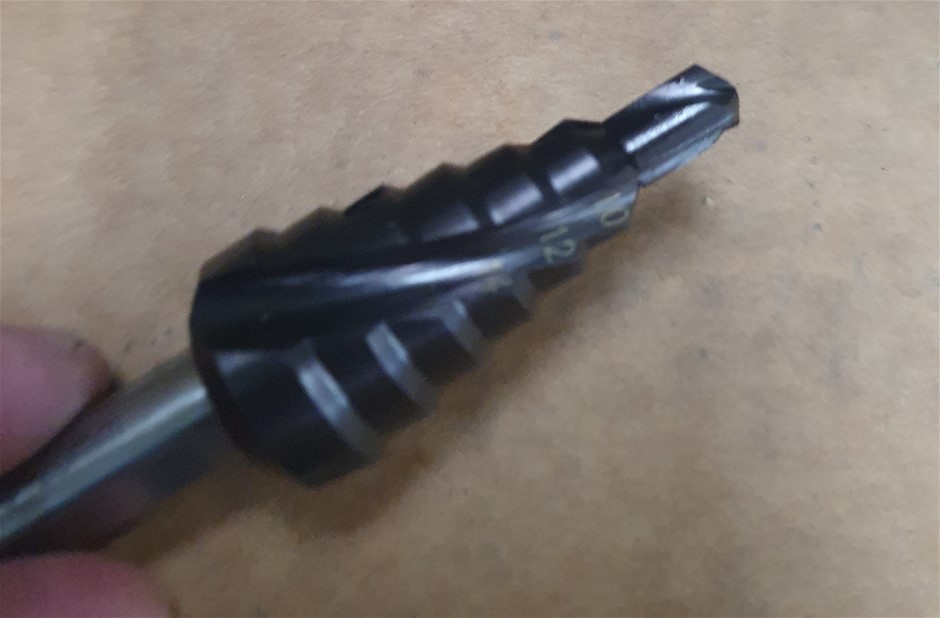 3 x TRILOGY Skincare Products, Incl: 2 x  All-In-One Vitamin C+ Super Serum