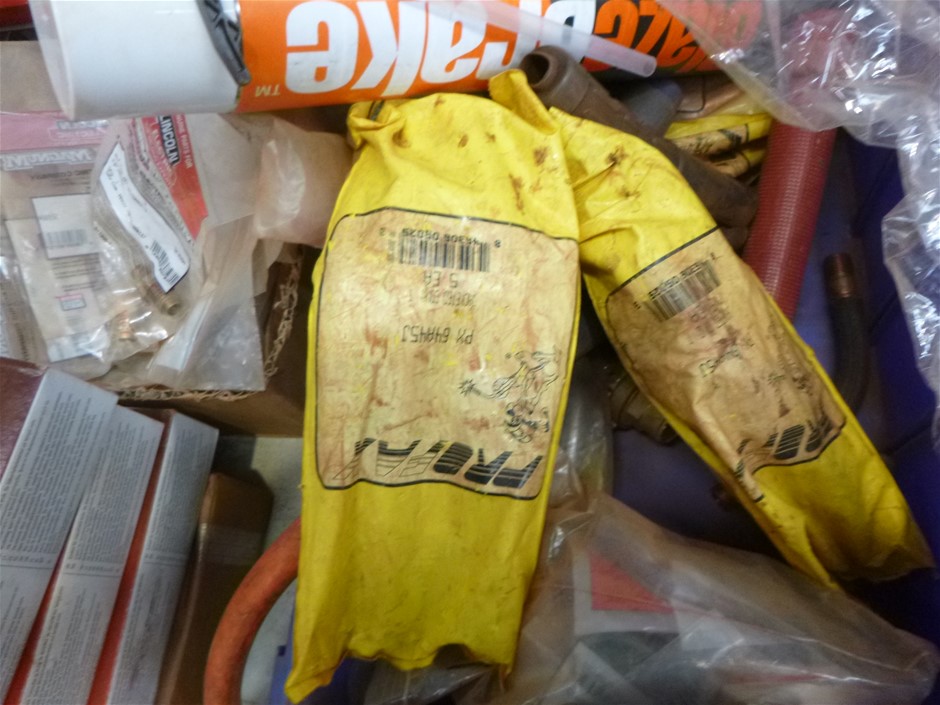 DESIGN NEST Power Cube,  Extended USB, White.