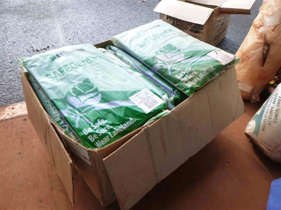 2 x FARM PERFECT Urid Dhall White, 5kg. N.B: Damaged packaging.