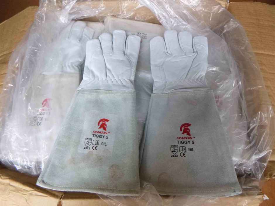 3 x Dove Intensive Repair Conditioner, 200ml.