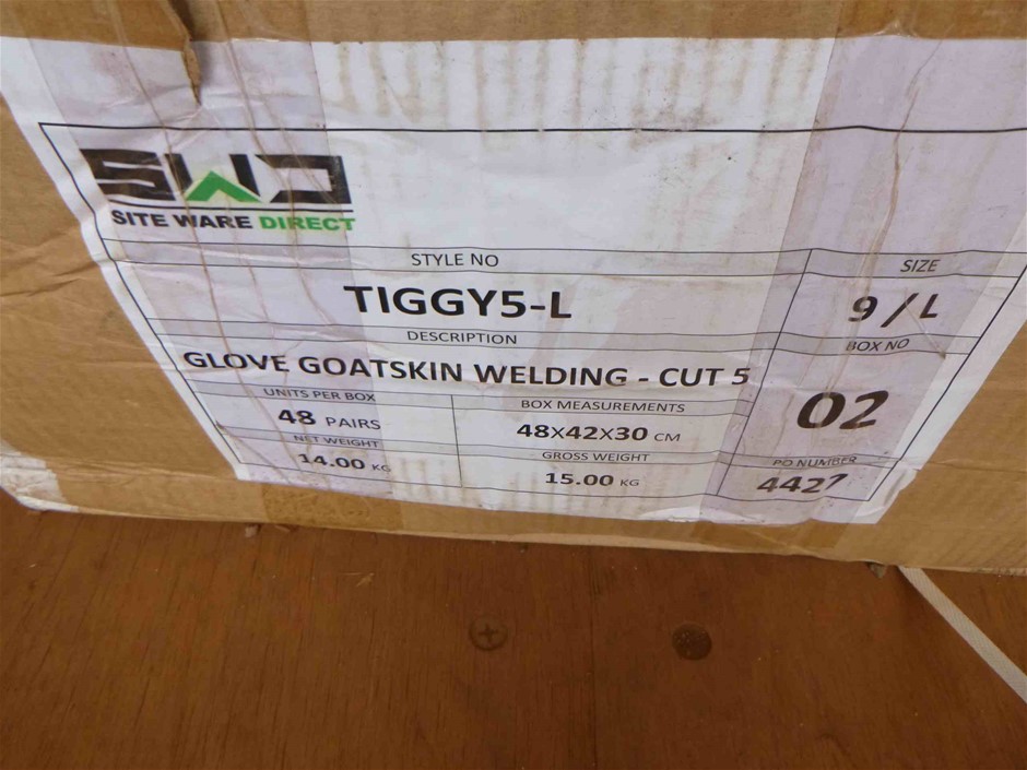 Bathroom Storage Rack, Chrome Plated, 550mm (H) x 300mm (W) x 180mm (D).