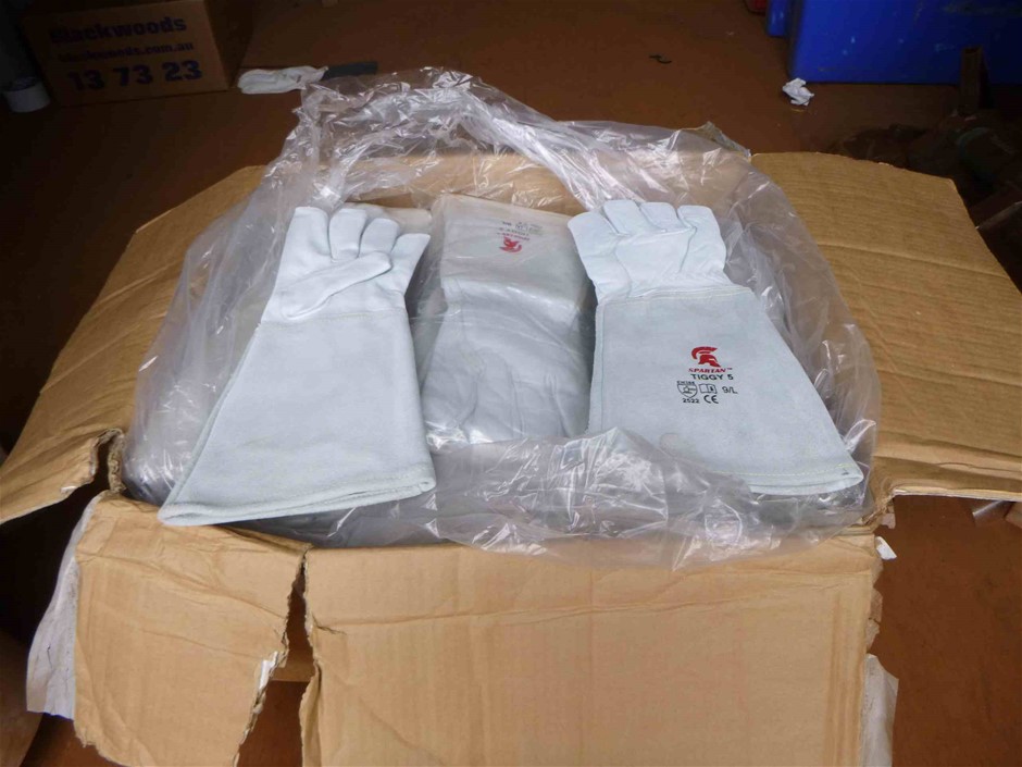 3 x SALLY HANSEN Vitamin E Nail & Cuticle Oil, 13.3ml.