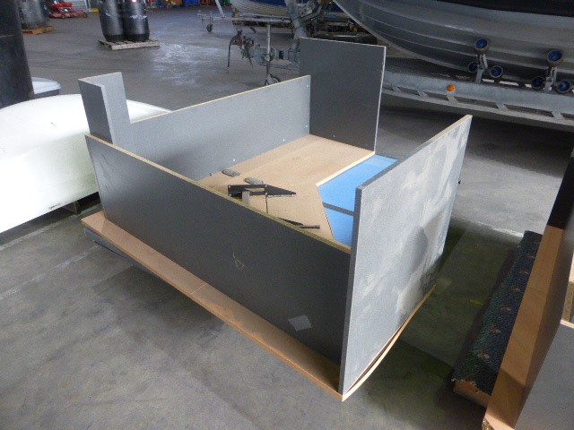 Australia: 2012 Two Dollars QEII Remembrance $2