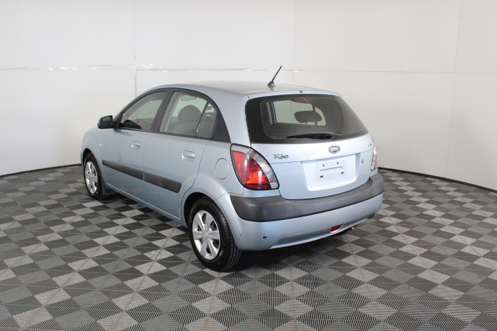 2016 UNC 50c HOLDEN HERITAGE COLLECTION HQ Kingswood COIN ON CARD