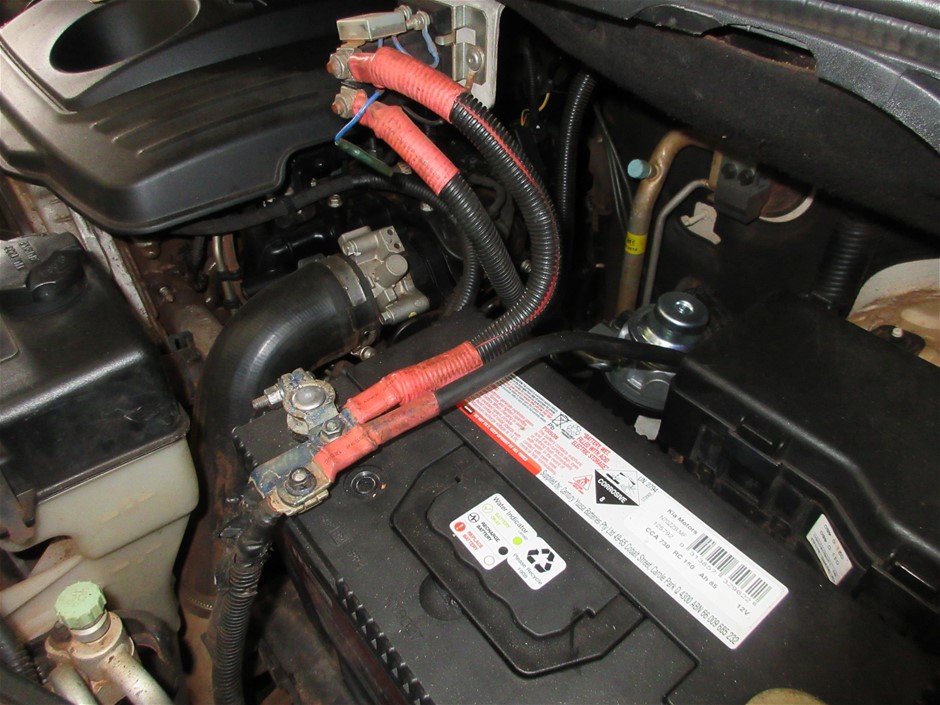 BOX OF BRAND NEW Phonecases and Phone Grips, Assorted, etc.