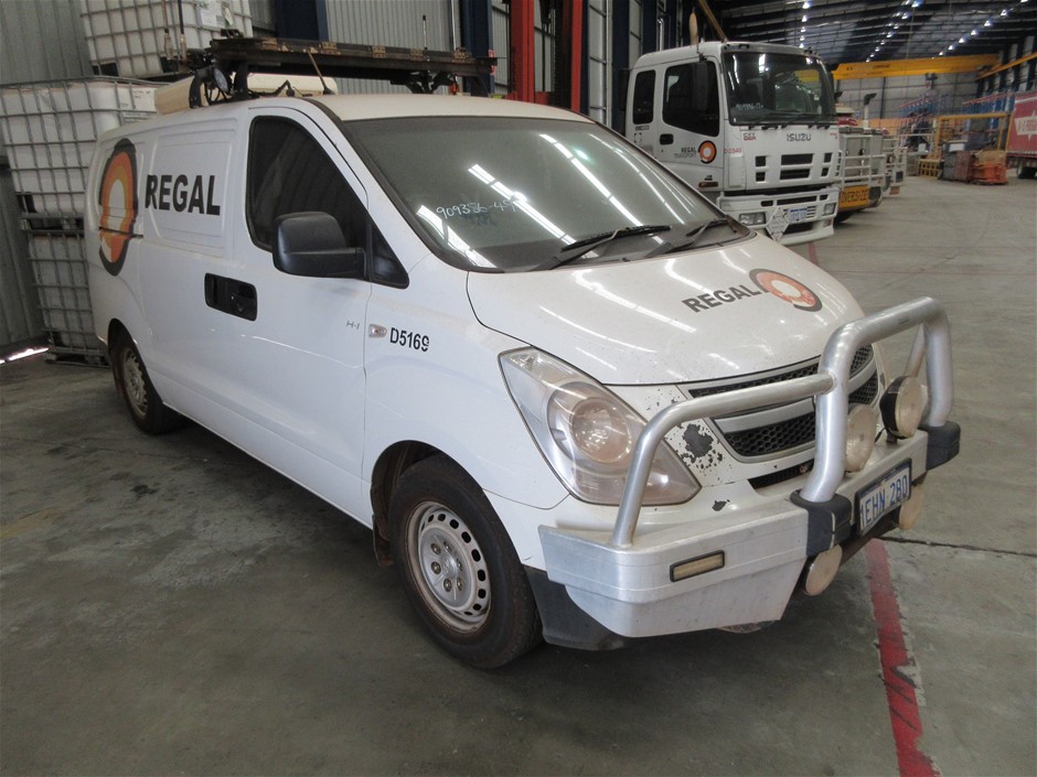 NARWAL S10 Pro Handheld Wet And Dry Vacuum With Mop, White, Model YJSC001.