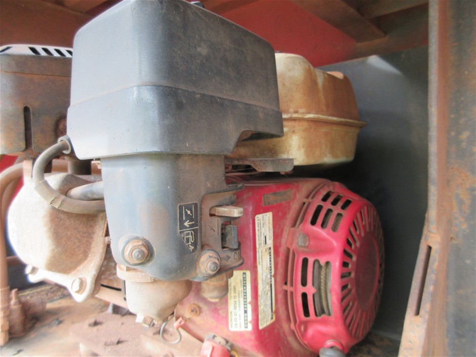 CARIBEE Spider 4 Person Easy Up Tent, Blue, 275 x 245 x 138cm. NB: Has been