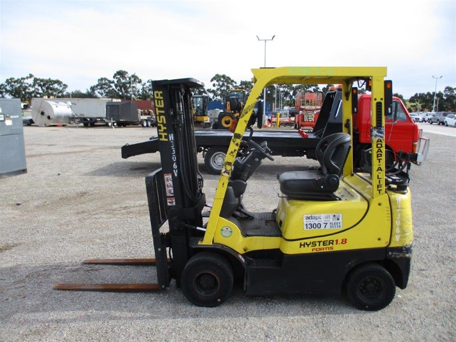 Duchesse De Paris Brut Blanc De Blancs NV (6x 750mL), France.