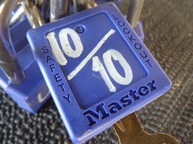 Yellowglen Yellow Sparkling NV (4 Cluster Pack) (24x 200mL).