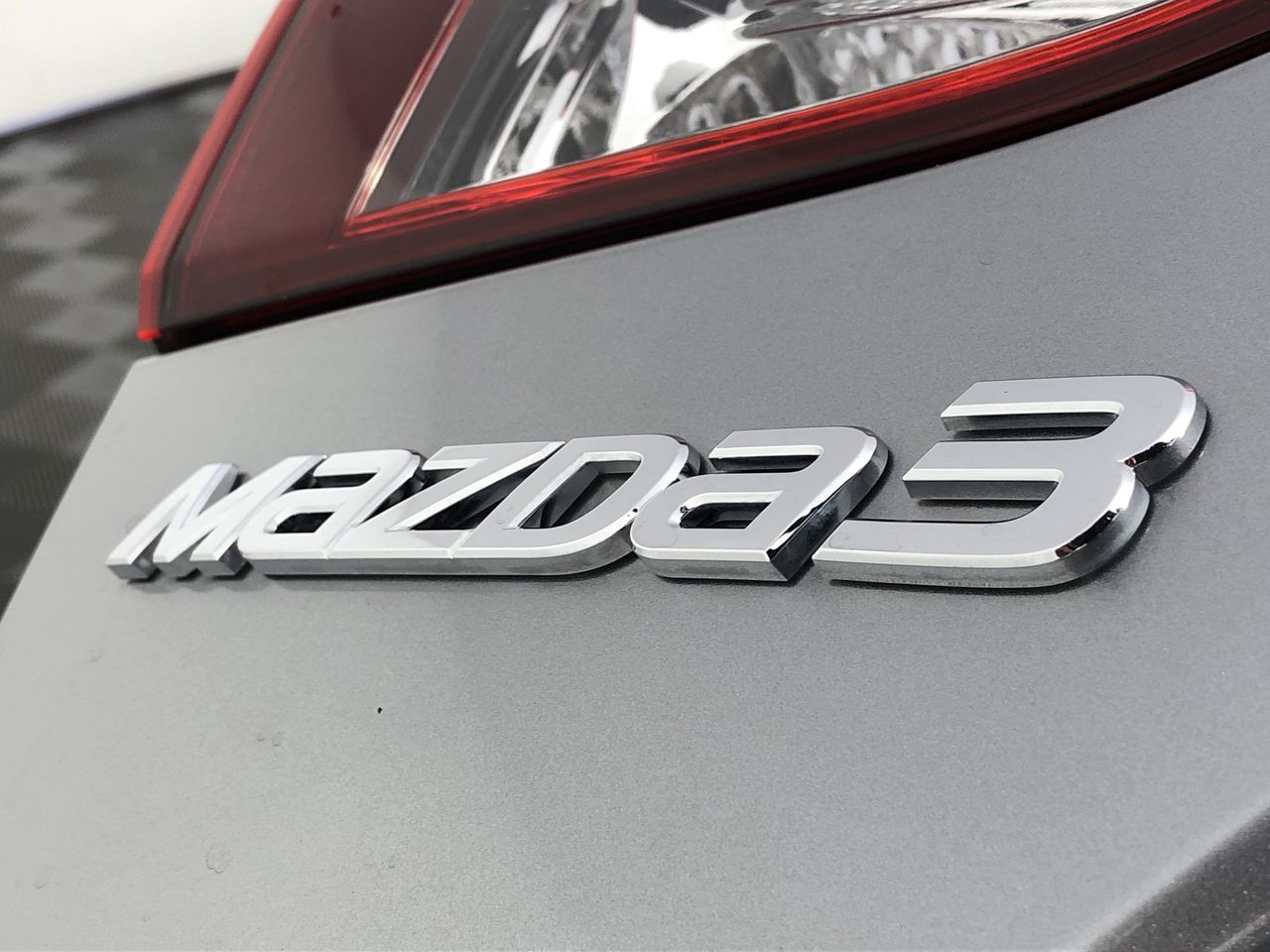 Wolf Blass Red Label Shiraz (6x 750mL), SEA.