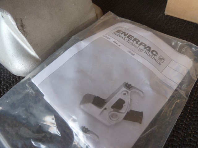 50 x FRONTIER Disposable P2 Flat Fold Respirator with Valve. NB: Not in Ori