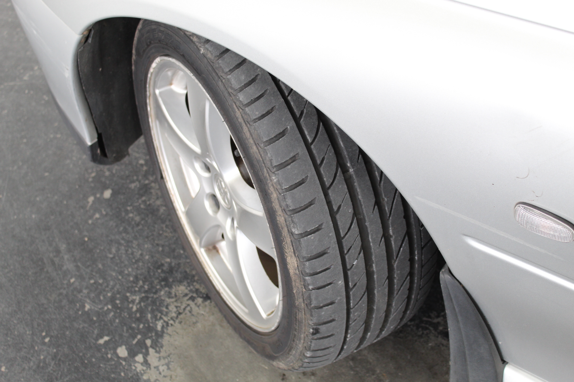 2 x SENSH Staple Gun 4-13mm Staples.