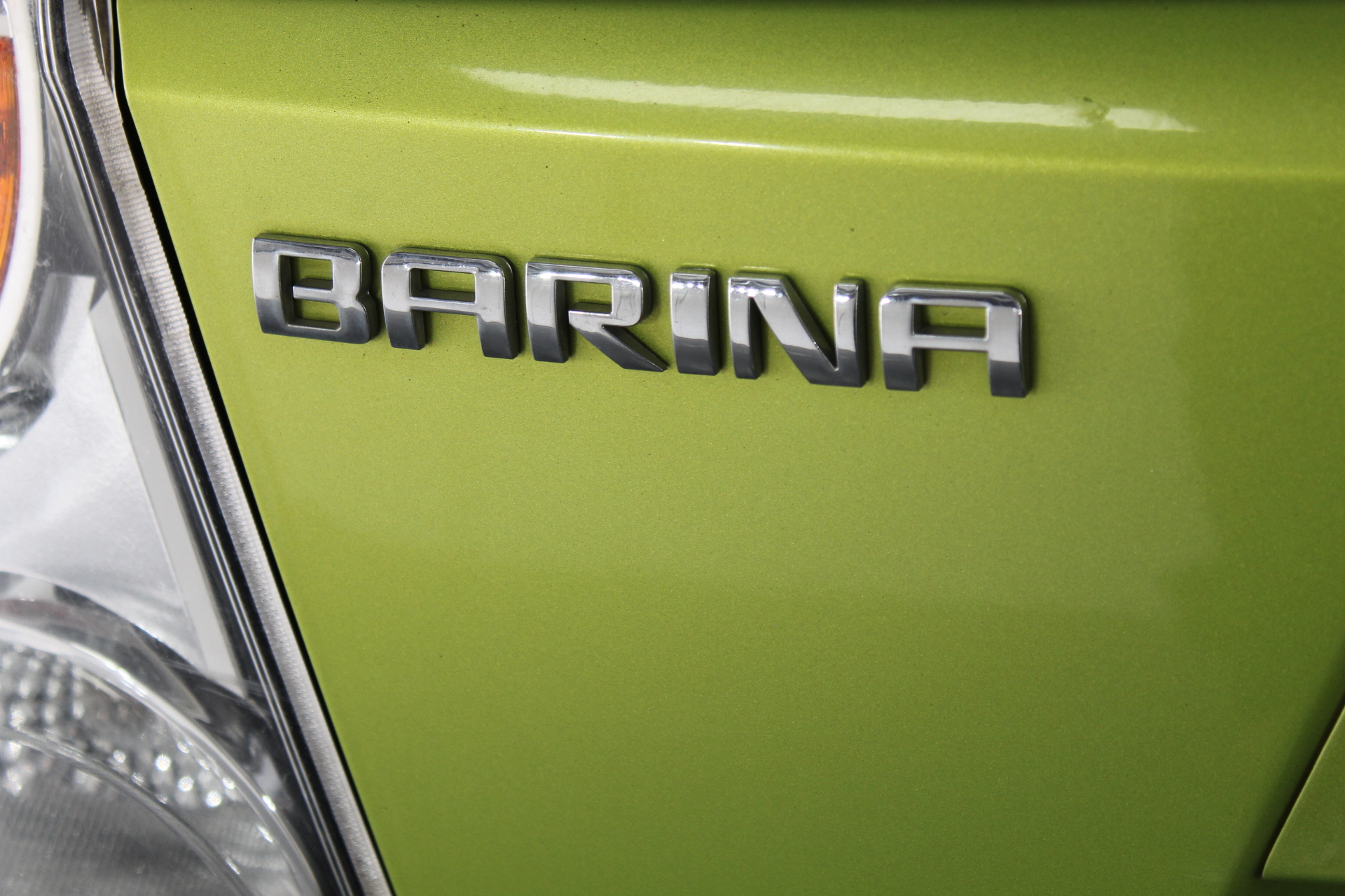 <p>CMG Floor Scrubber</p>