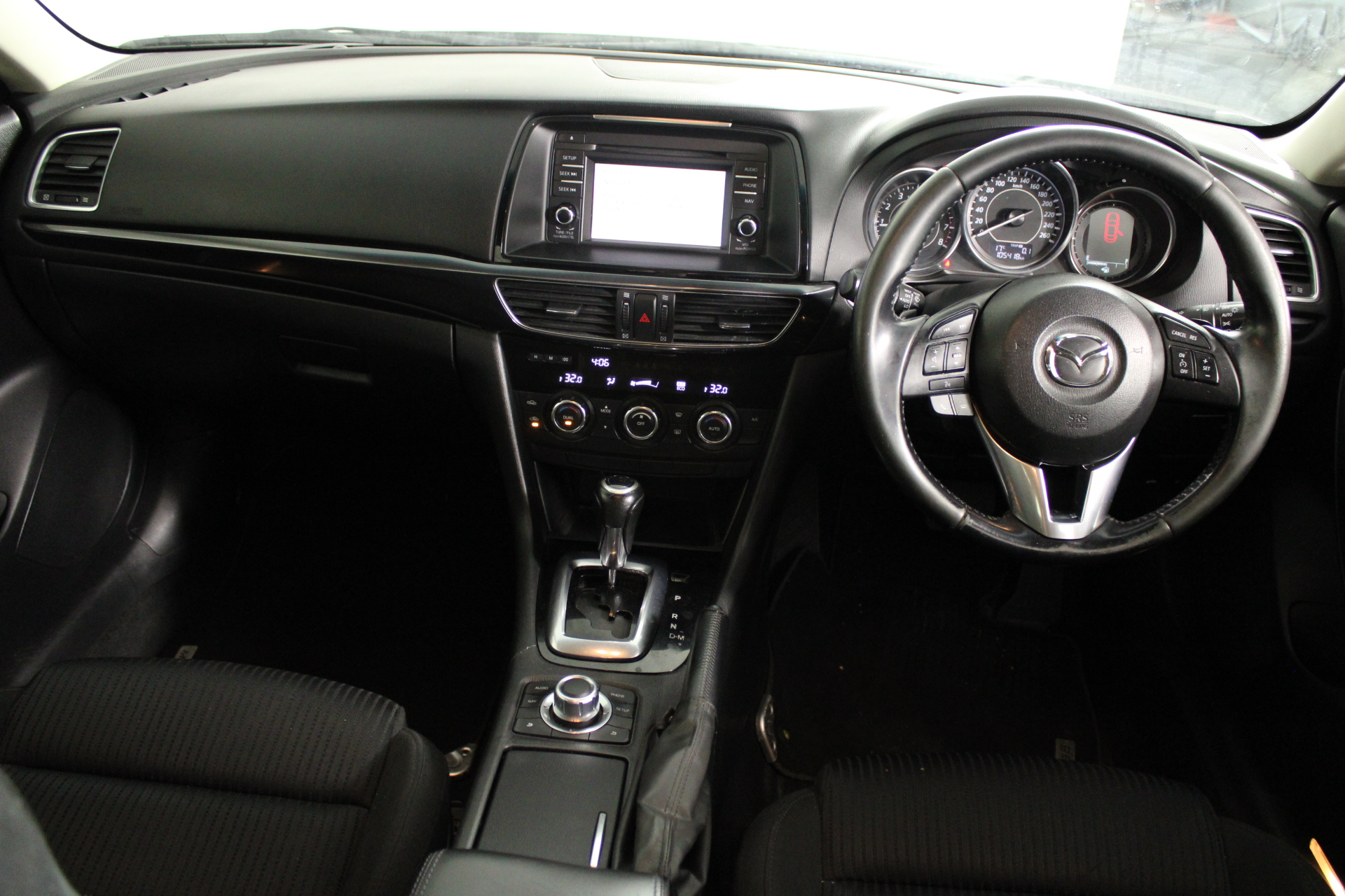 Jules Roy Chardonnay 2023 (6x 750mL), France.