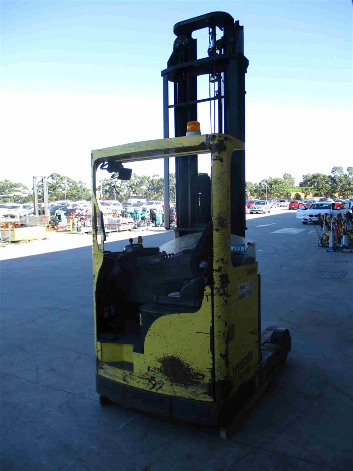 <p>2000 Forwar Outbac Camper Trailer</p>