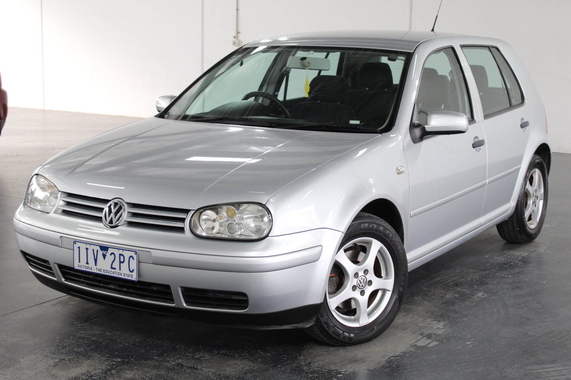 DE LONGHI Magnifica Start Automatic Coffee Machine with Traditional Milk Fr