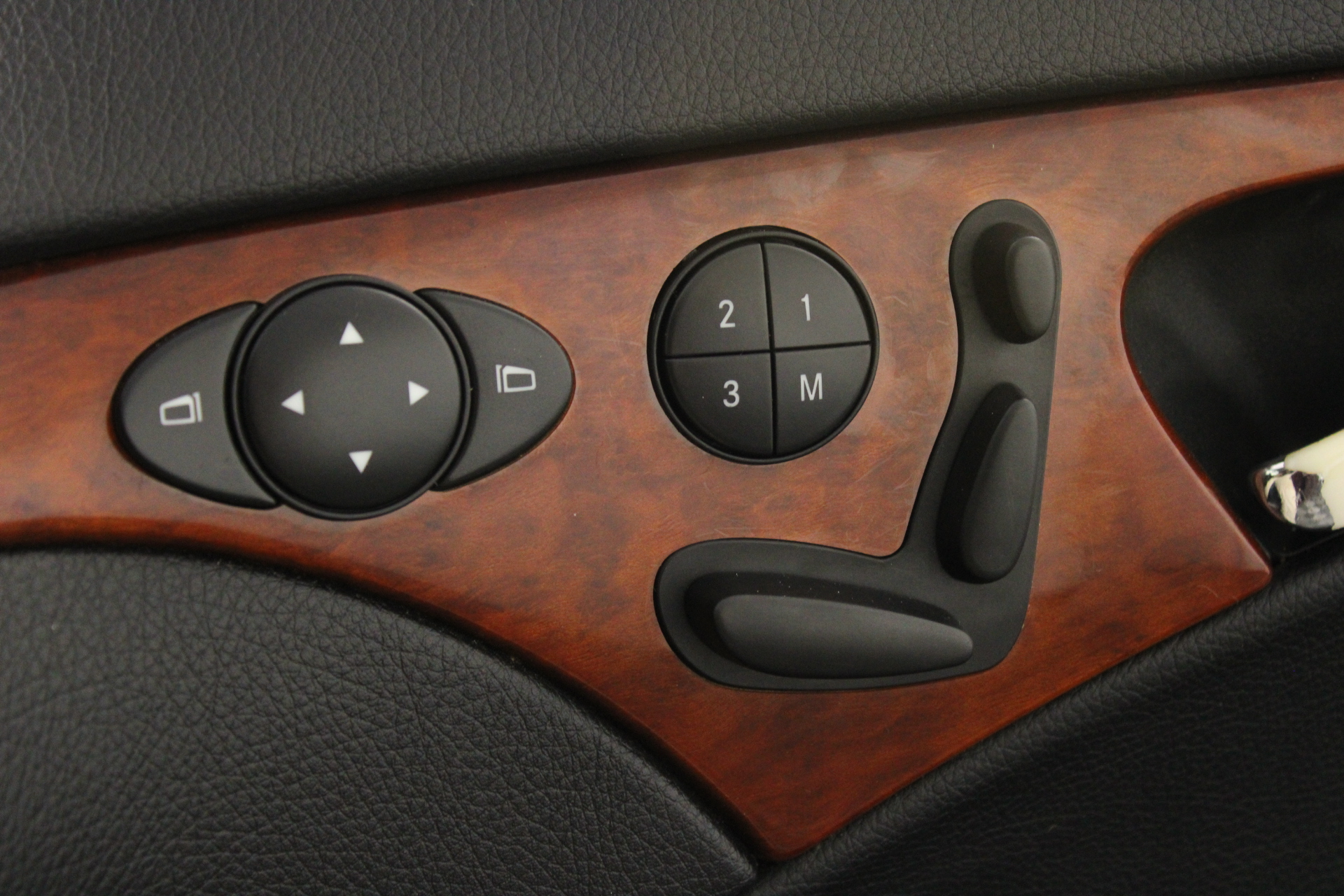 UNC 2023 $2 Vegemite Yellow RARE Coloured two dollar Coin