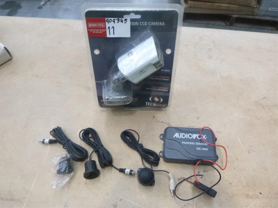 Olympus FE-3010 Digital Camera + Olympus LI-40C Battery Charger