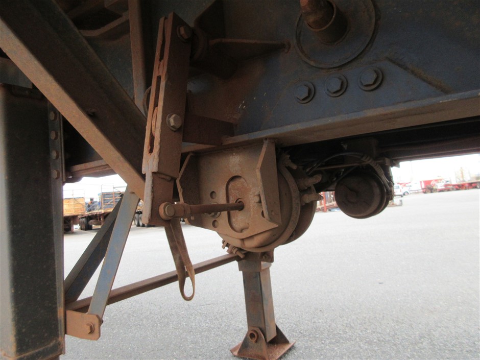 <p>2016 Signtronics STVMS-4000C Single Variable Message Sign Trailer</p>