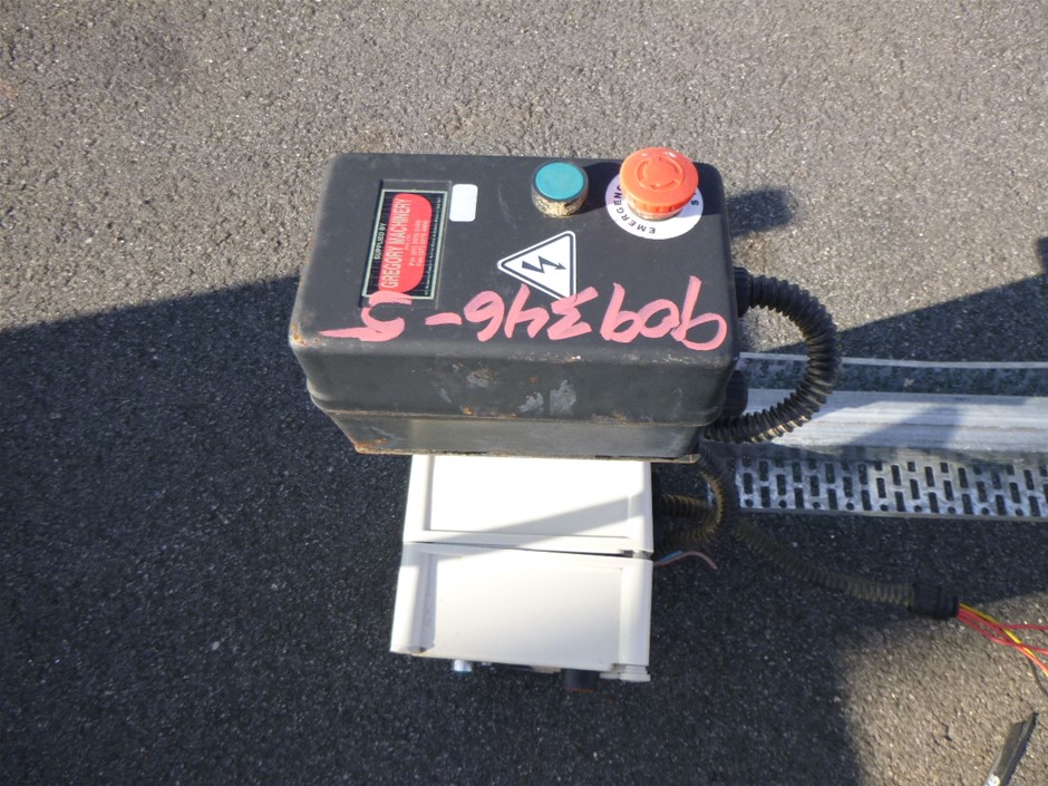 <p>Betts Brick Saw</p>