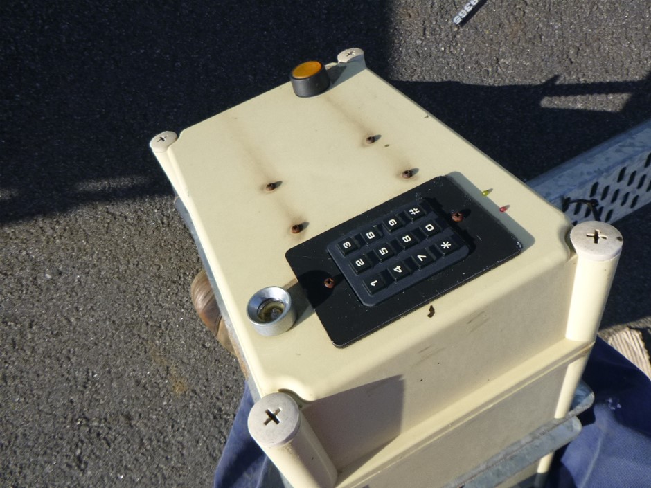 Ryobi G-2355 230mm Angle Grinder