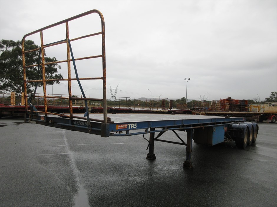 Green Aventurine Gemstones & Swarovski® Crystal Earrings