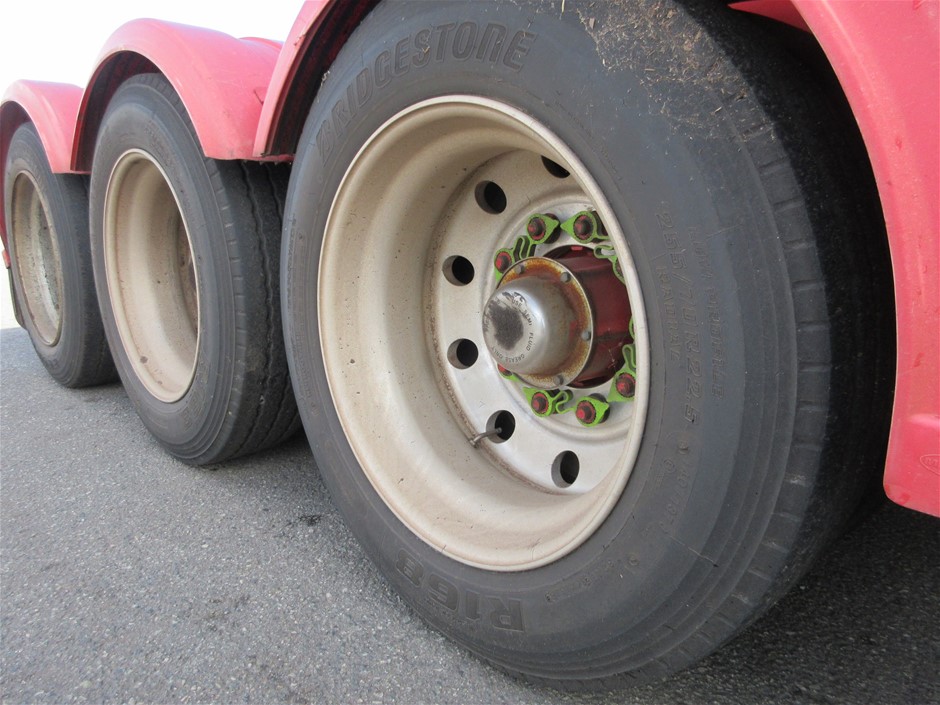 Rash Vest and Swim short Made With Water Reactive Fabric - Size: 1