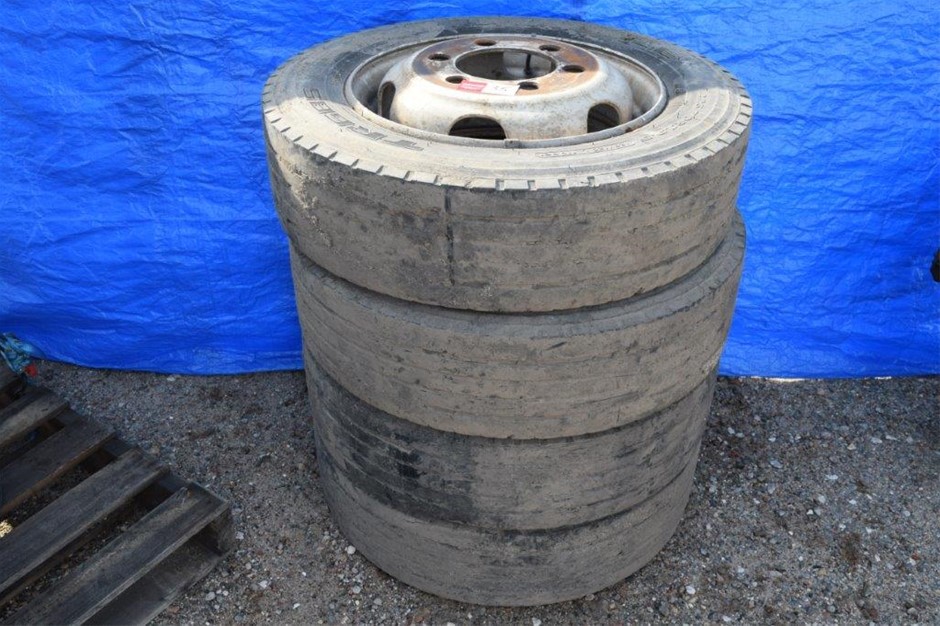 6mm Kunzite & Baroque Pearl Pendant Charm Bracelet