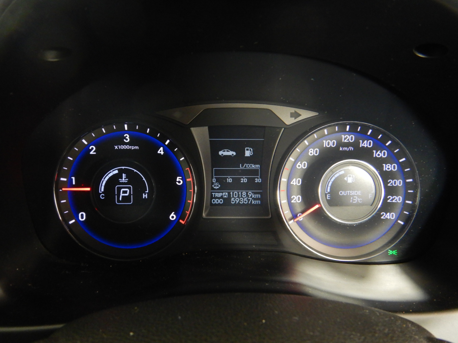 Stunning White Simulated Shell Pearl Beaded Bracelet