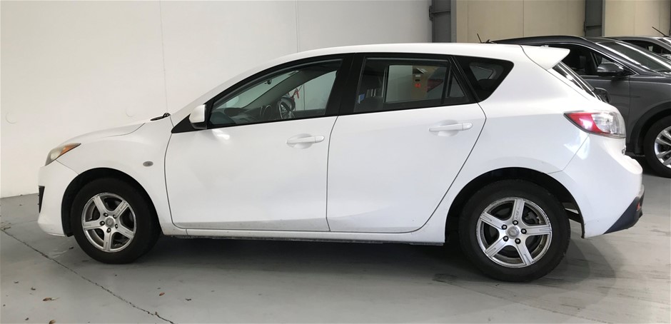 ORAL-B Braun Pro 5000 Electric Toothbrush Duo Pack Rechargeable. NB: No bru