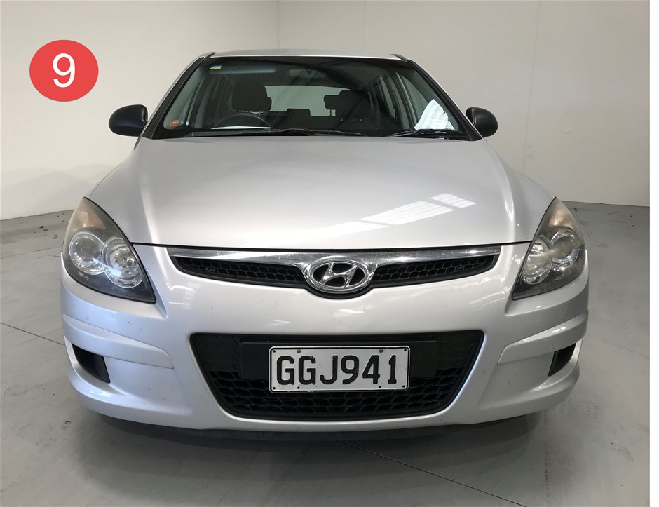 <p>Rolls of Welding Wire x4 & Assorted Items</p>