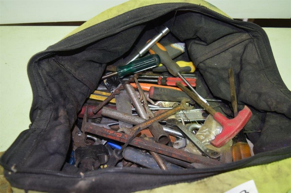 Waterproof  Watch Barrel Shaped Transparent Red Color Quartz Watch Popular