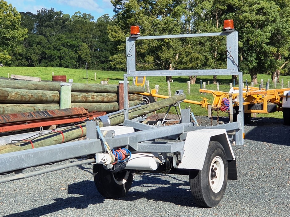 1/10 Oz 999.5 Silver Red Kangaroo & Joey 2025 AU Bullion Merchants Round