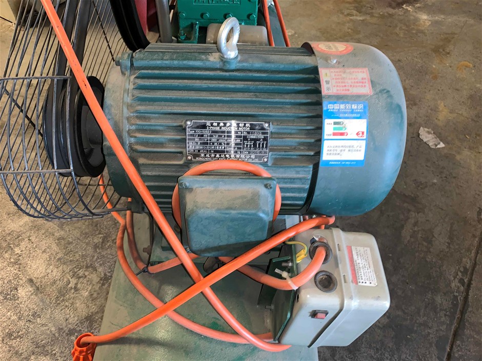 Circle of Friends Pink Moscato Slimline Cans NV (24x 250mL) Limestone Coast