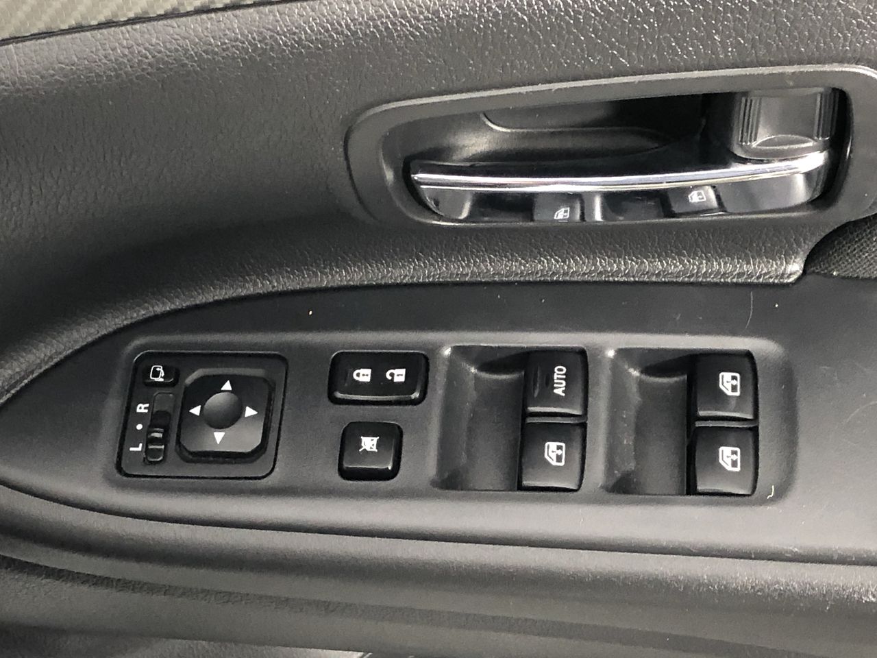 The Hero `Preservative Free` Pinot Noir 2023 (6x 750mL) SA