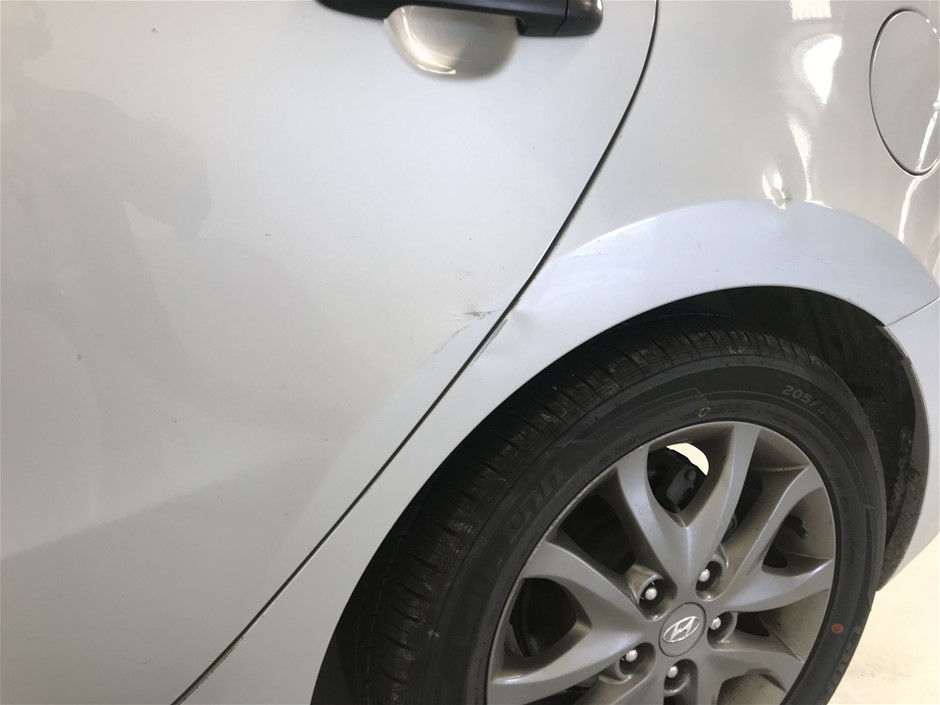 Australia: 2012 Two Dollars QEII Remembrance $2