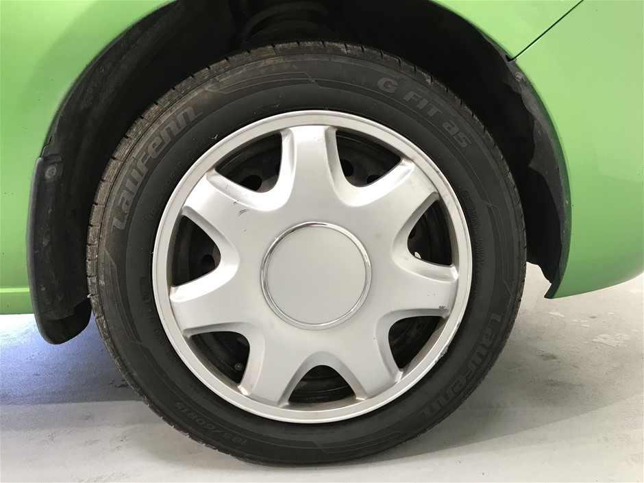 0.07 Carat round 2 white diamond