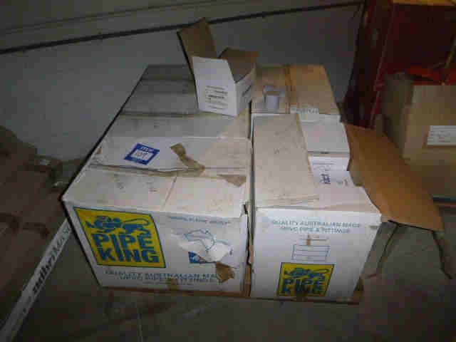 Replica Royal Ring - 16 Simulated Diamonds - US Size 7