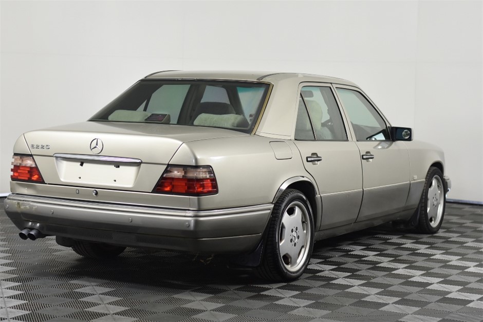 Vibraplane workstation bench base