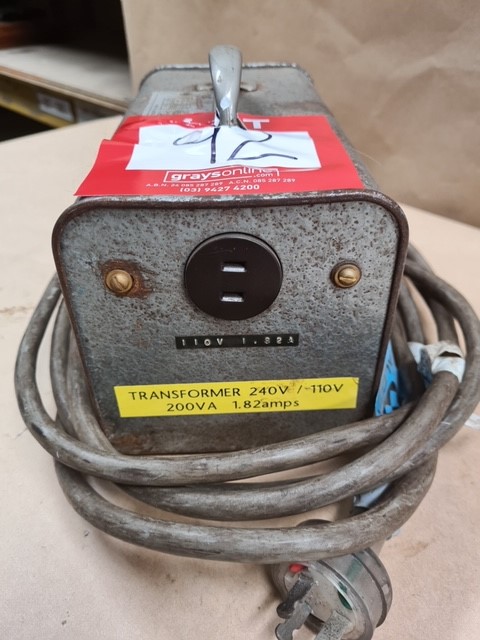 Lindeman's Gentleman's Collection Cabernet Sauvignon (6x 750mL).