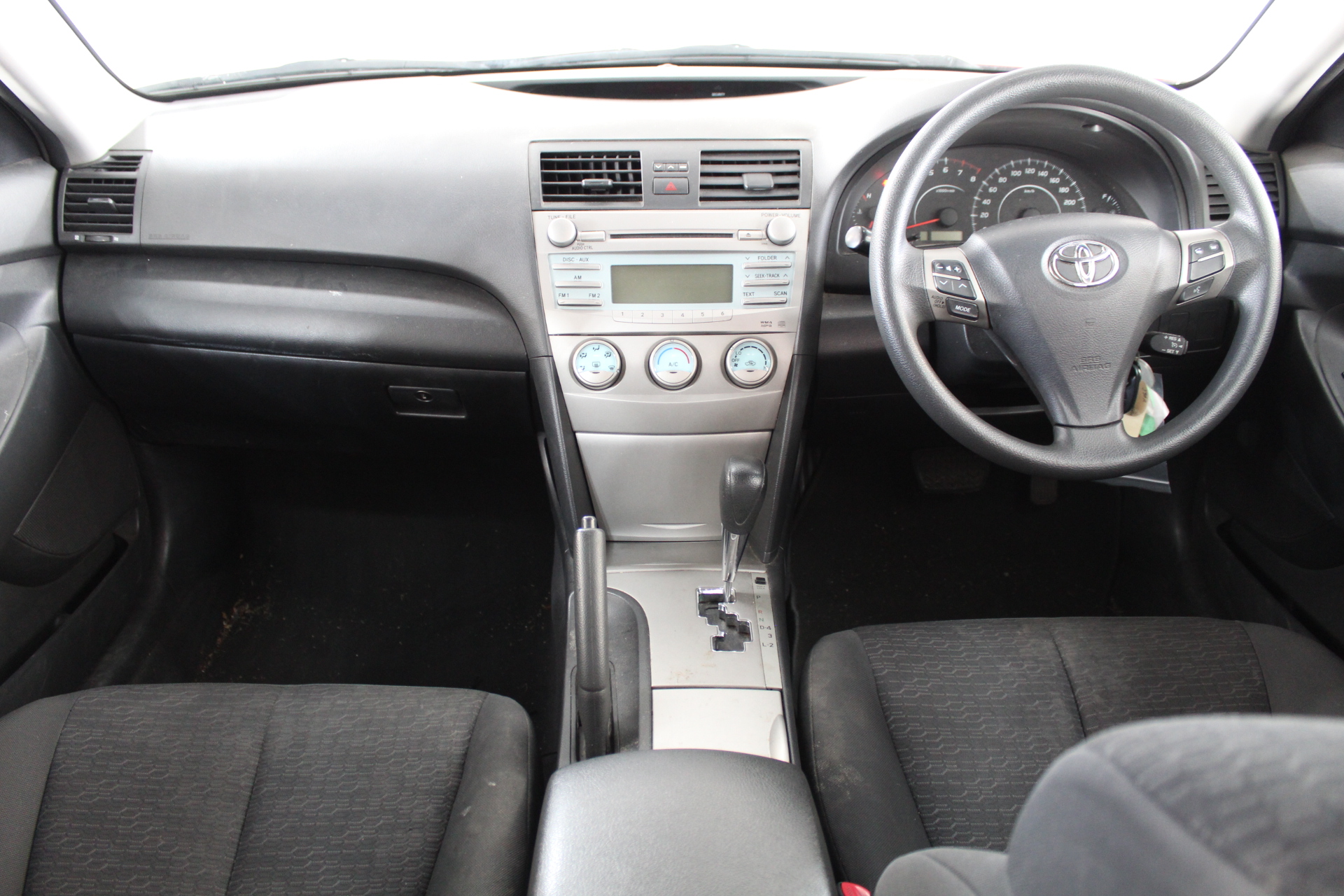 Lindeman's Early Harvest Crisp Chardonnay (6x 750mL).