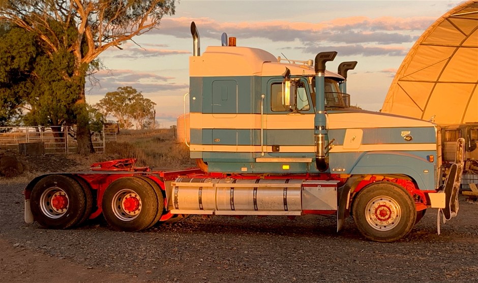 Pitchfork Chardonnay (6x 750mL).