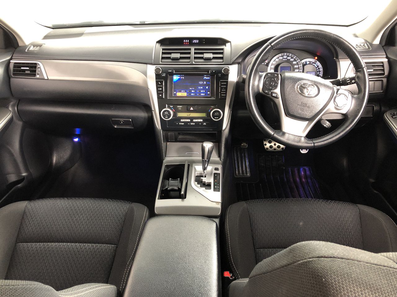 Brokenwood Cricket Pitch Red Cab Blend (6x 750mL).