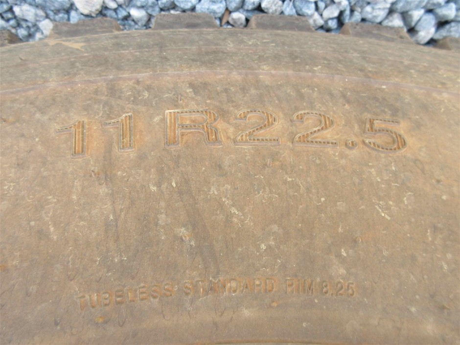 <p>Box of 1Lt Hardwax Oil Tins</p>