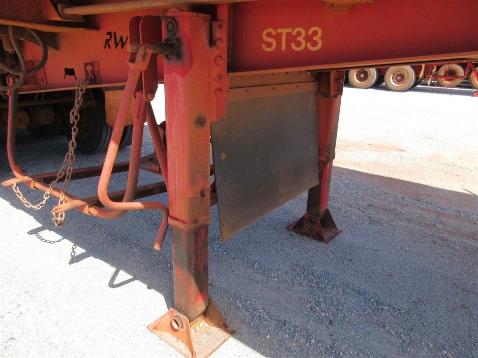 <p>BT RRE250CC Reach Forklift</p>